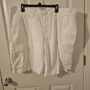 St. Johns Bay NWT Hiking Shorts Bundle Green And White Size 42